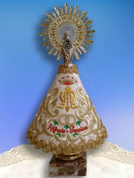 Manto personalizado con anillos de Boda