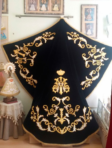 Capa de la Virgen de la Soledad. San Adrián, Navarra