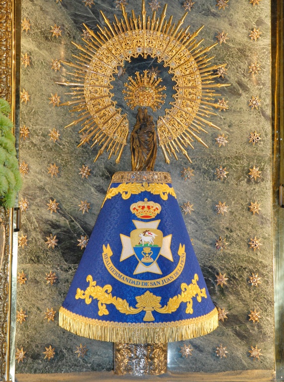 70. Manto Real Hermandad San Juan de la Peña